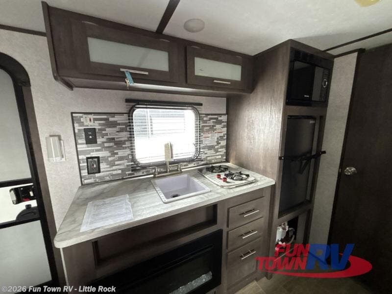 2021 Coleman 17B by Dutchmen from Fun Town RV - Little Rock in Little Rock, Arkansas