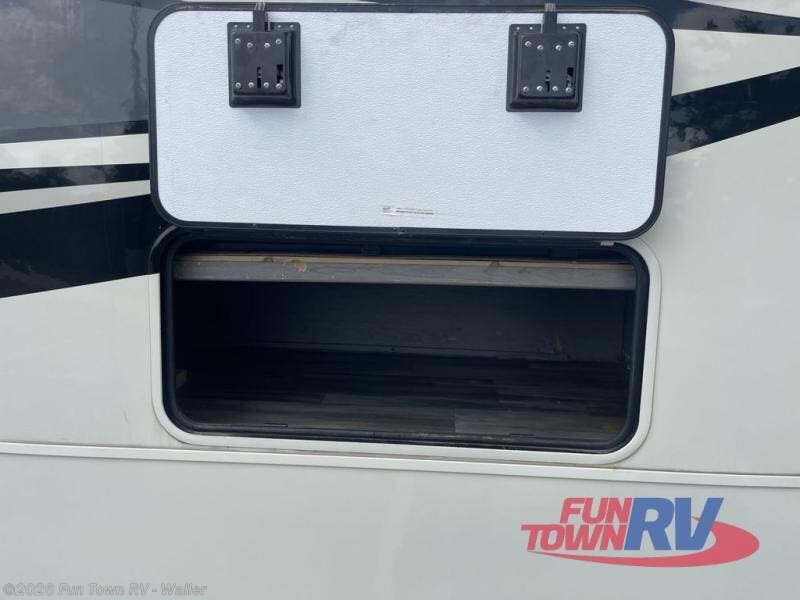 2021 Heartland Landmark Tucson - Used Fifth Wheel For Sale by Fun Town RV - Waller in Waller, Texas