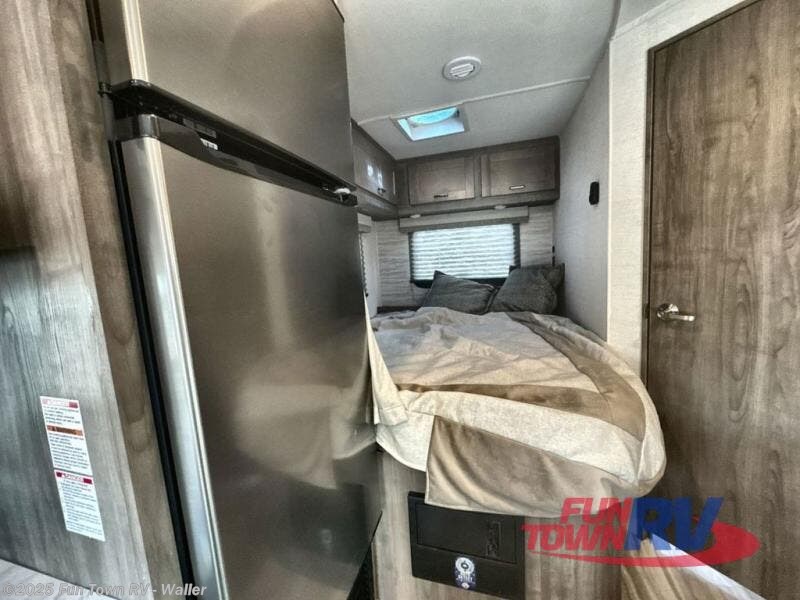 2026 Yellowstone Y6237LE by Gulf Stream from Fun Town RV - Waller in Waller, Texas