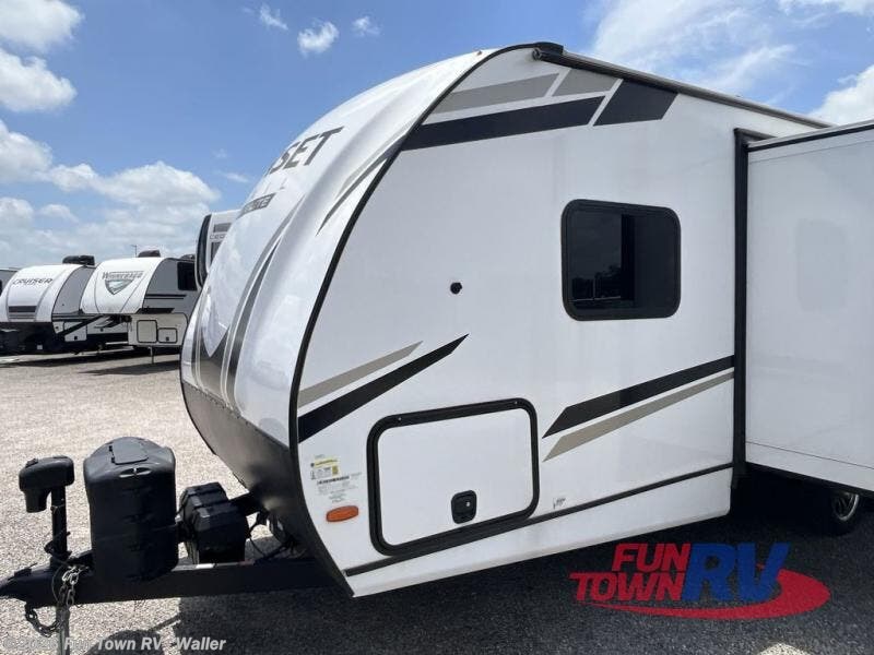 Used 2023 CrossRoads Sunset Trail 212RB available in Waller, Texas