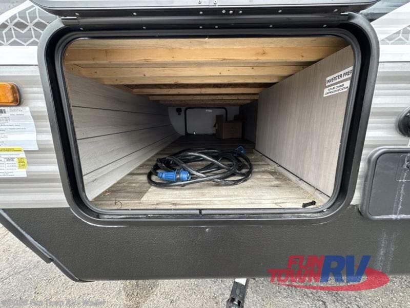 Used 2024 Dutchmen Coleman Lantern 263BH available in Waller, Texas