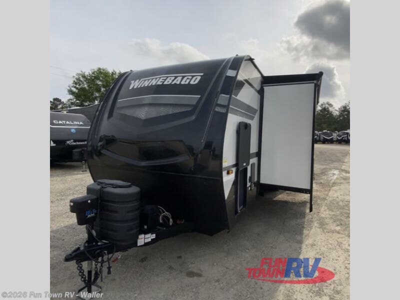 2025 Winnebago Voyage 3235FK - Used Travel Trailer For Sale by Fun Town RV - Waller in Waller, Texas