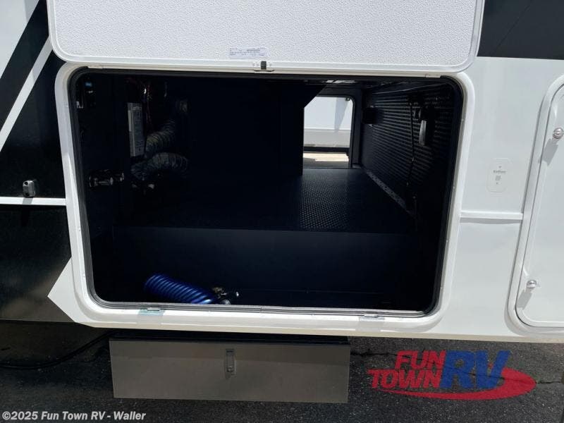 2026 Brinkley RV Model Z 2810 - New Fifth Wheel For Sale by Fun Town RV - Waller in Waller, Texas