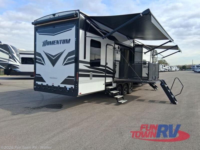 2023 Grand Design Momentum 399TH - Used Fifth Wheel For Sale by Fun Town RV - Waller in Waller, Texas