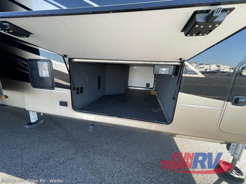 Used 2022 Heartland Landmark 365 CHESAPEAKE available in Waller, Texas