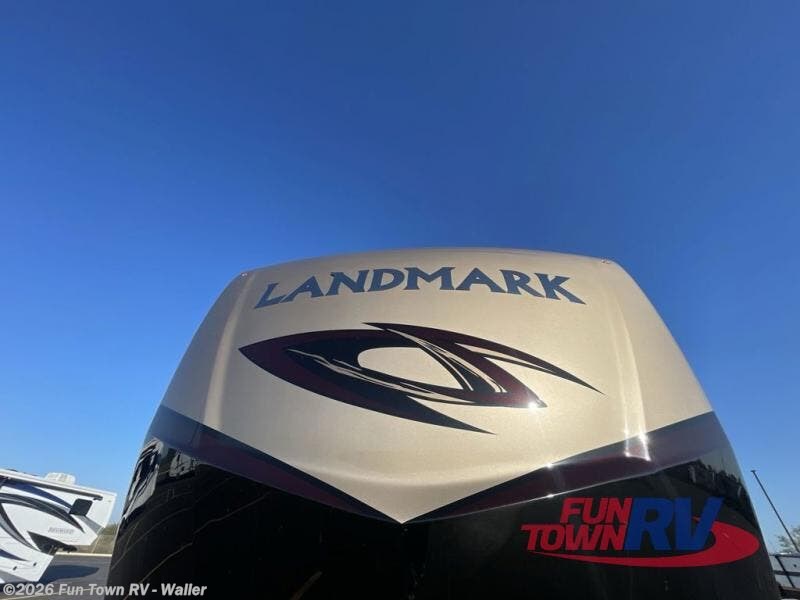 2022 Heartland Landmark 365 CHESAPEAKE - Used Fifth Wheel For Sale by Fun Town RV - Waller in Waller, Texas