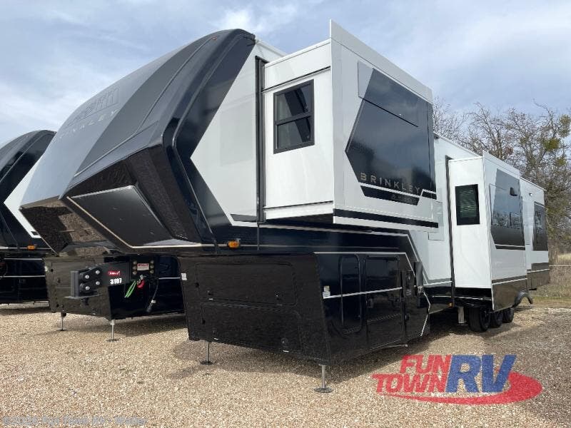 2026 Brinkley RV Model G 4120 - New Fifth Wheel For Sale by Fun Town RV - Waller in Waller, Texas