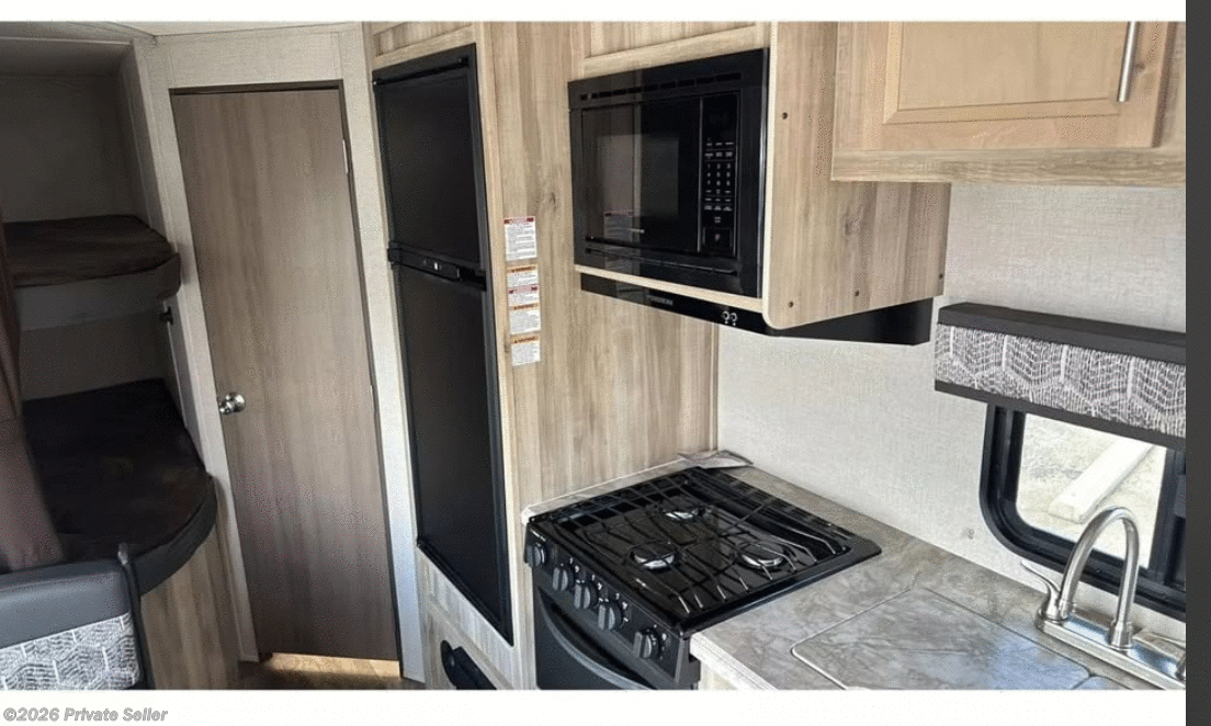Used 2020 Coachmen Catalina Summit 261bh available in Rosedale, Maryland