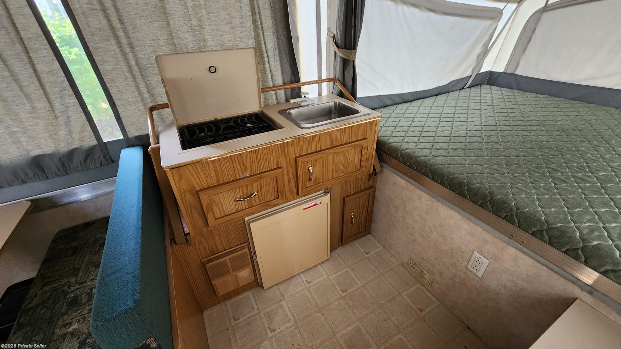 1999 Santa Fe by Fleetwood from For Sale By Owner in Glendale, Wisconsin