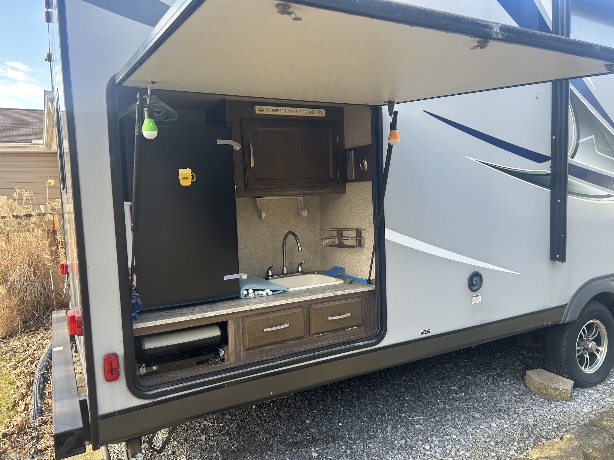 Used 2018 Coachmen Apex 300 BHS available in Palmyra, Pennsylvania