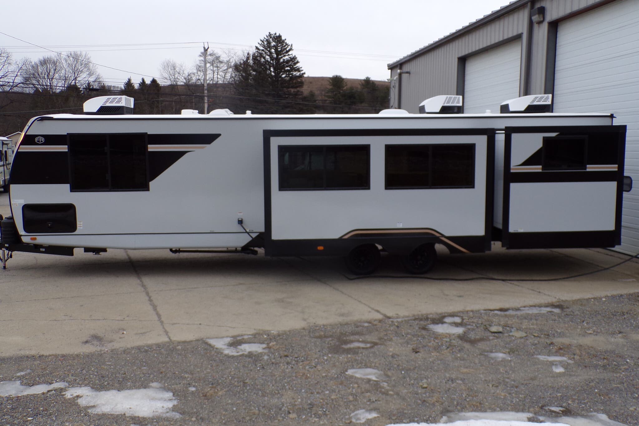 2026 Vibe 3400BH by Forest River from Hometown RV LLC in Brockway, Pennsylvania