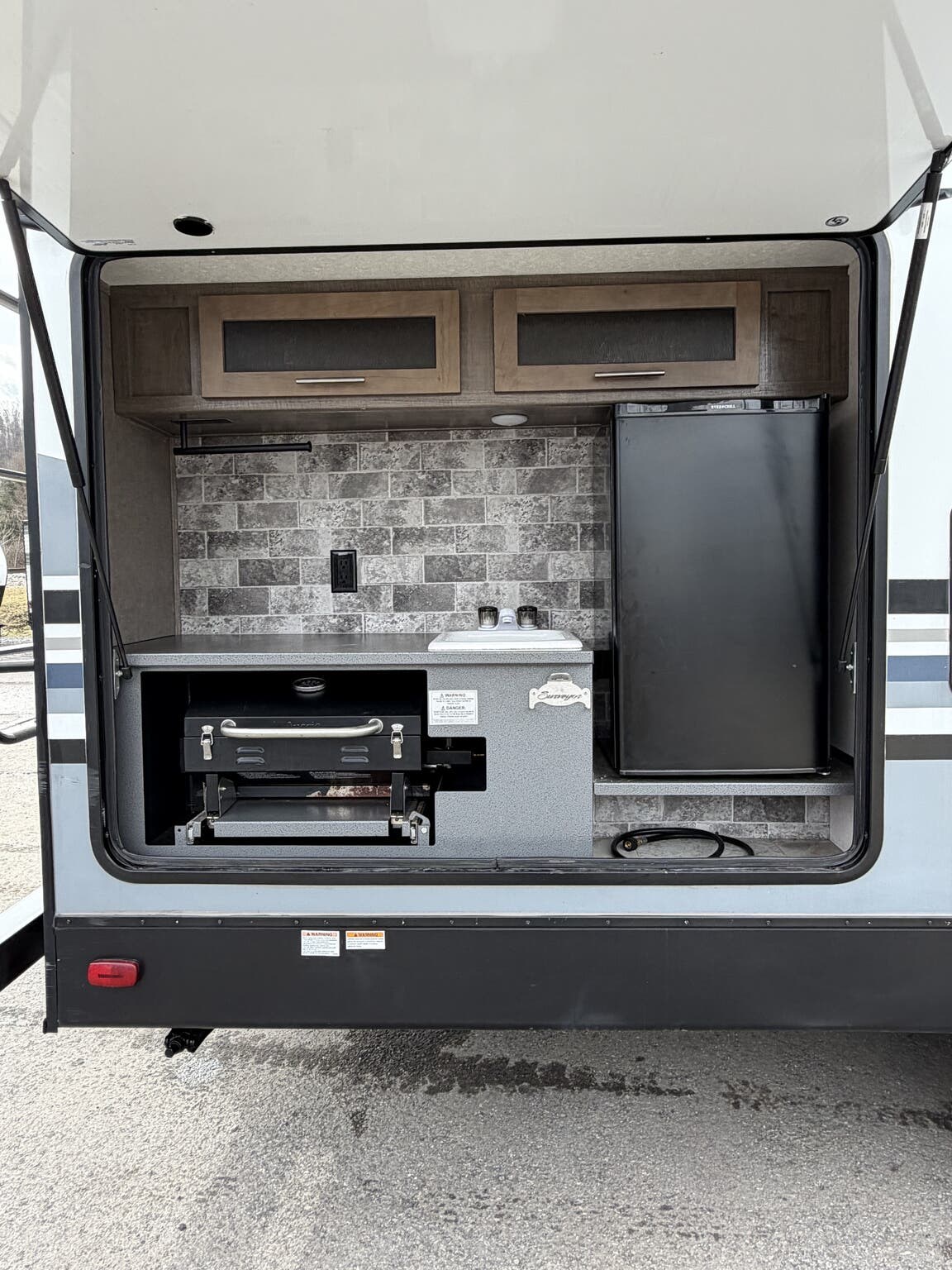 2018 Forest River Surveyor 243RBS - Used Travel Trailer For Sale by Hometown RV LLC in Brockway, Pennsylvania