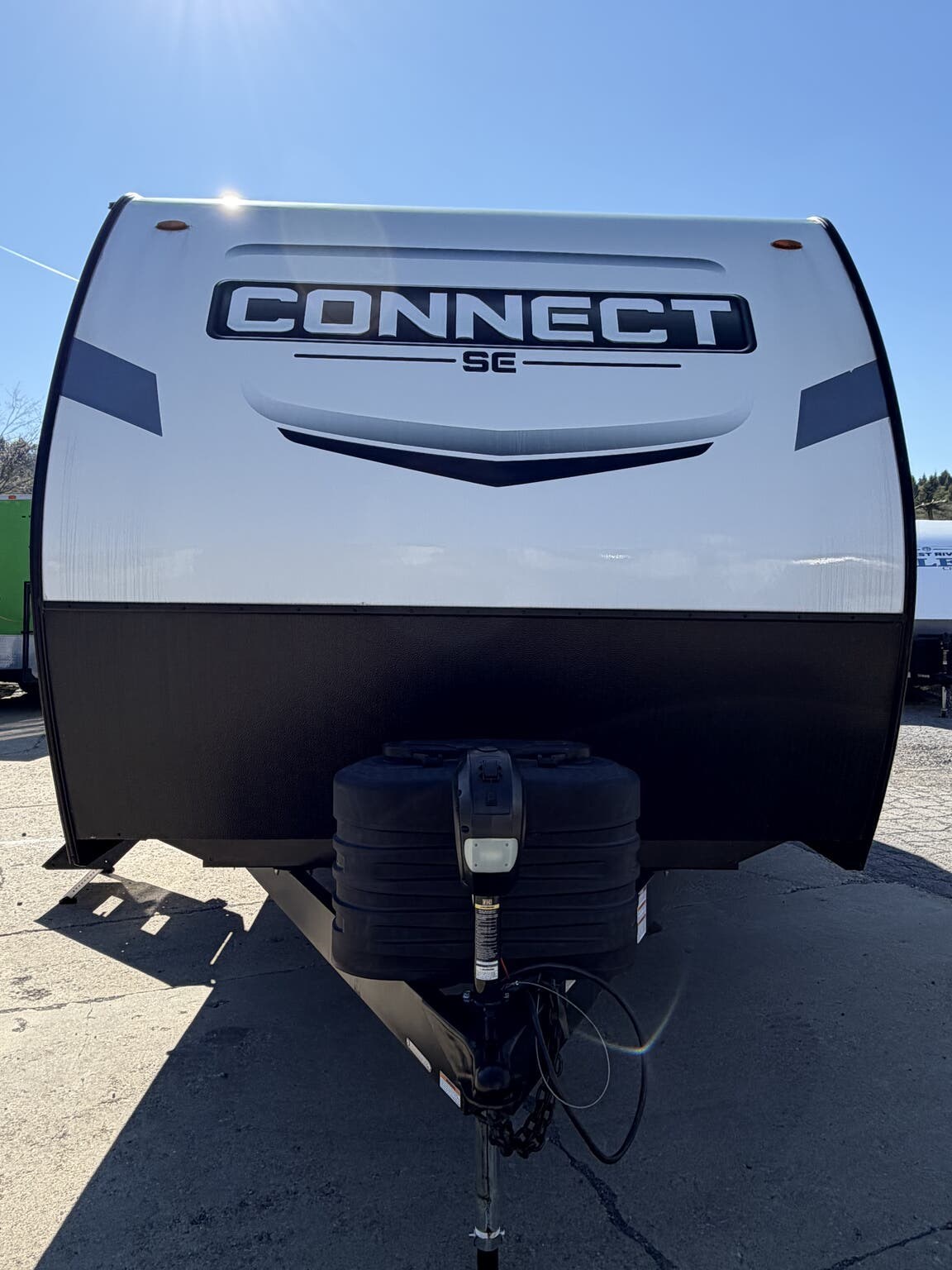 2023 K-Z Connect SE 211MKSE - Used Travel Trailer For Sale by Hometown RV LLC in Brockway, Pennsylvania features Screen Door, Furnace, Oven, Shower, Alloy Wheels