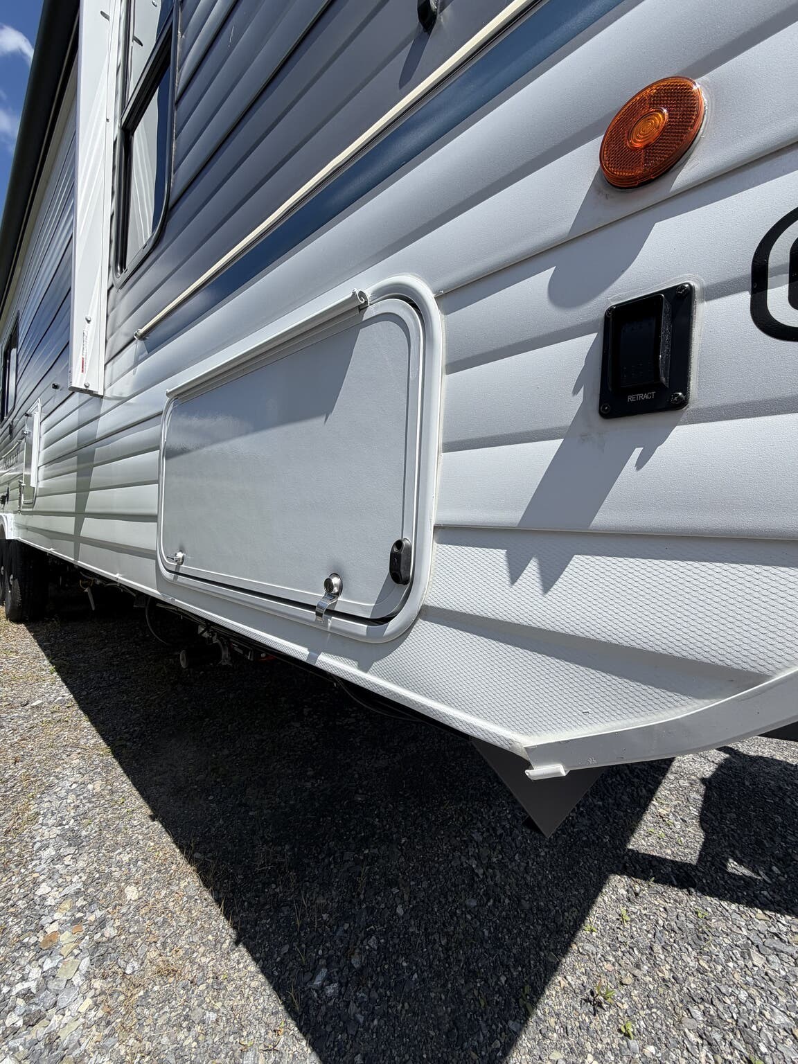 2027 Forest River Salem Cruise Lite 25ICE - New Travel Trailer For Sale by Hometown RV LLC in Brockway, Pennsylvania features Fireplace, Shower, Refrigerator (12V), Spare Tire Kit, Air Conditioning