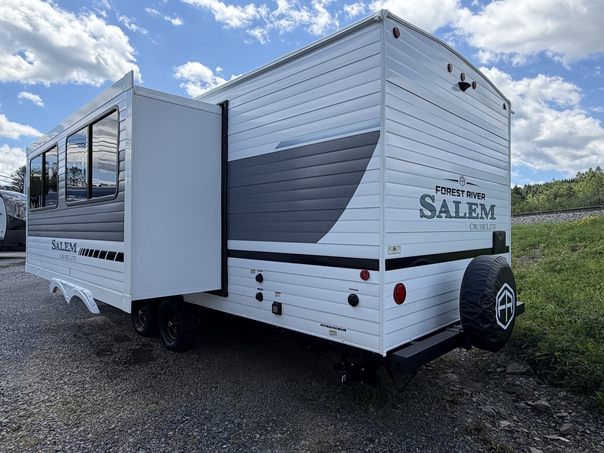 New 2027 Forest River Salem Cruise Lite 25ICE available in Brockway, Pennsylvania