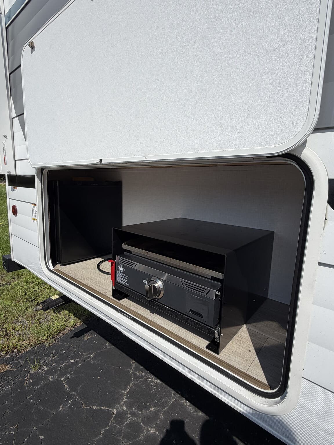 2026 Forest River Salem FSX 178BHSK - Used Travel Trailer For Sale by Hometown RV LLC in Brockway, Pennsylvania features Power Awning, Queen Bed, U-Shaped Dinette, Furnace, Outside Kitchen