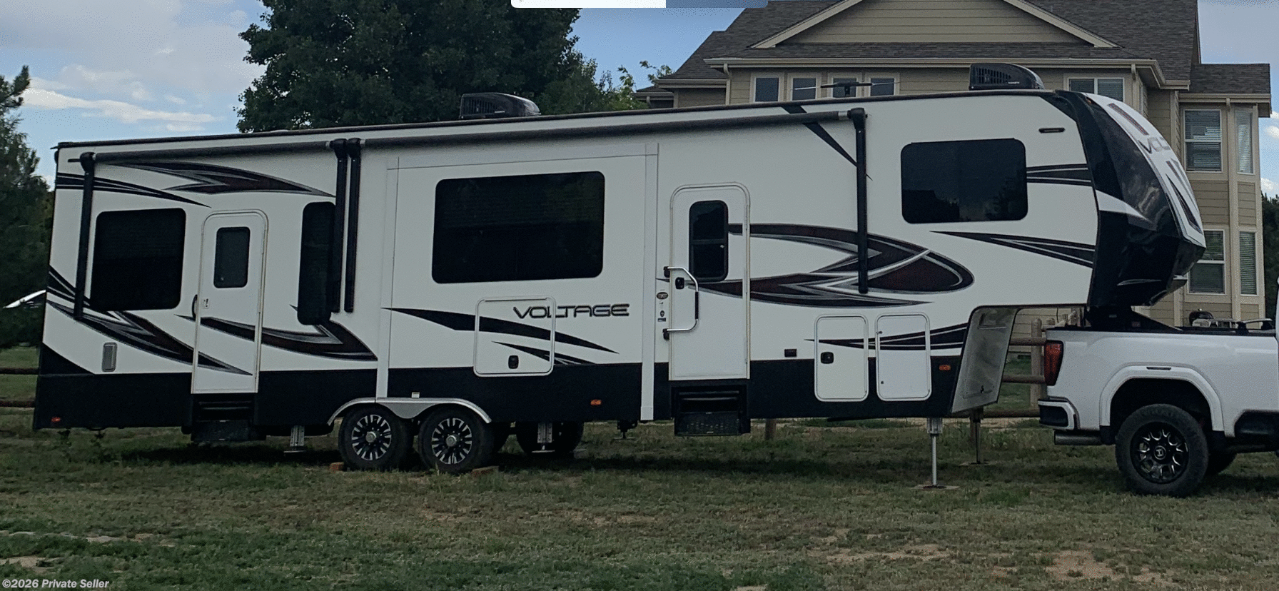 2017 Dutchmen Voltage Dimensions  Length 39.25 ft. (471 in.) Width 8.5 f - Used Toy Hauler For Sale by For Sale By Owner in Windsor, Colorado