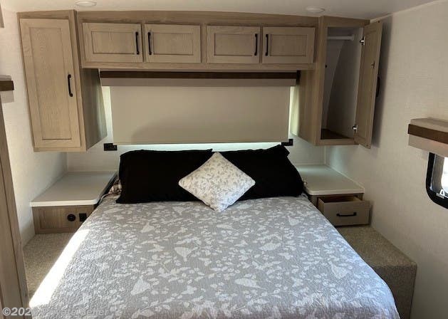 2024 Forest River Rockwood Mini Lite 2109S - Used Travel Trailer For Sale by For Sale By Owner in Winter Garden, Florida features Water Heater, Converter, Propane, LP Detector, Battery Charger