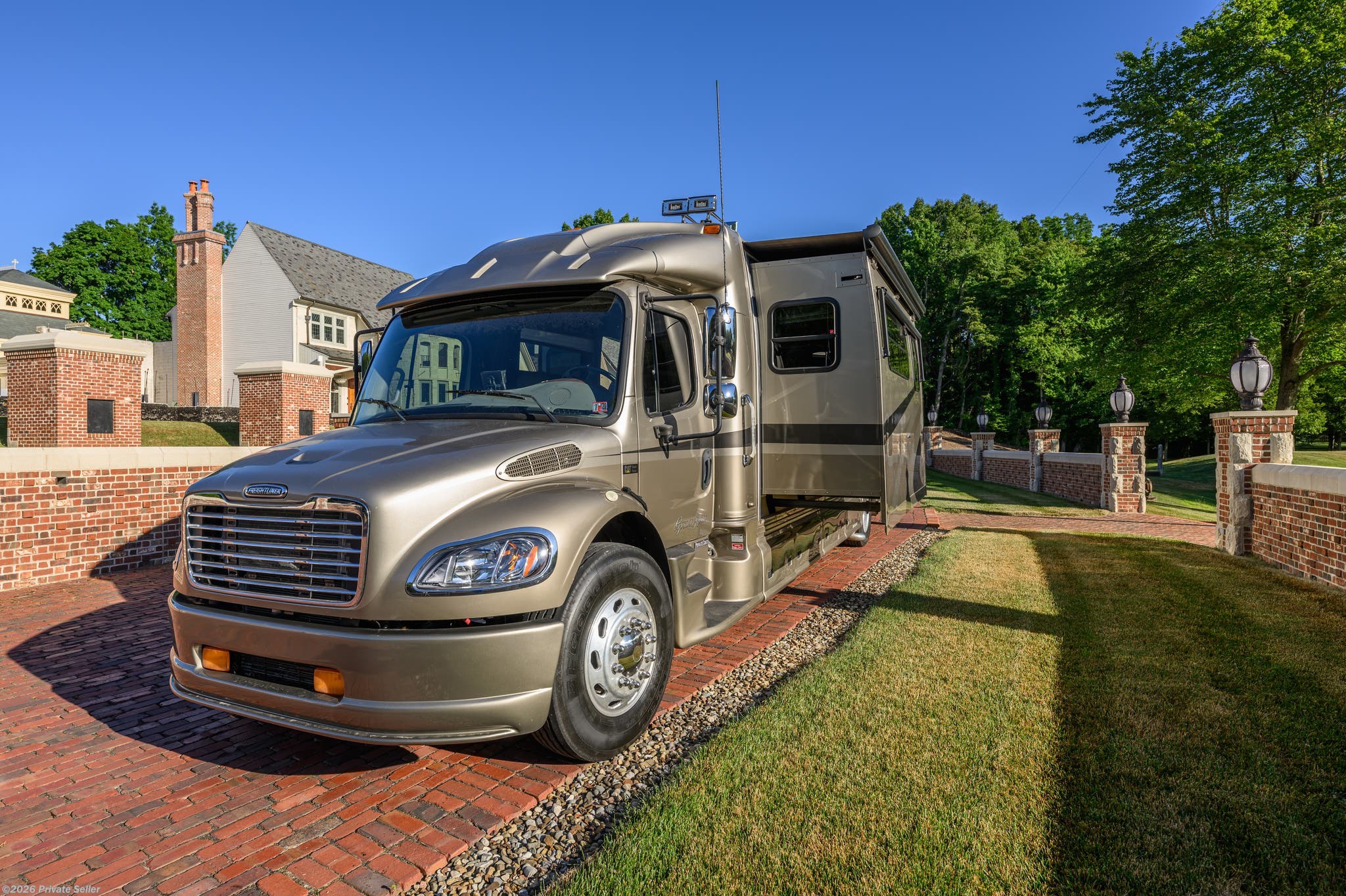 2006 Dynamax Corp Grand Sport GT 380SL - Used Class B For Sale by For Sale By Owner in louisville, Ohio