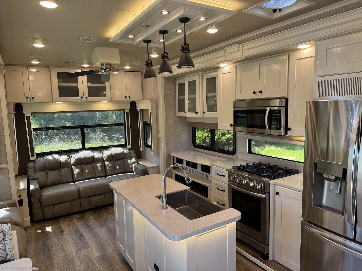 Used 2022 Vanleigh Vilano 369FB available in Centerburg, Ohio