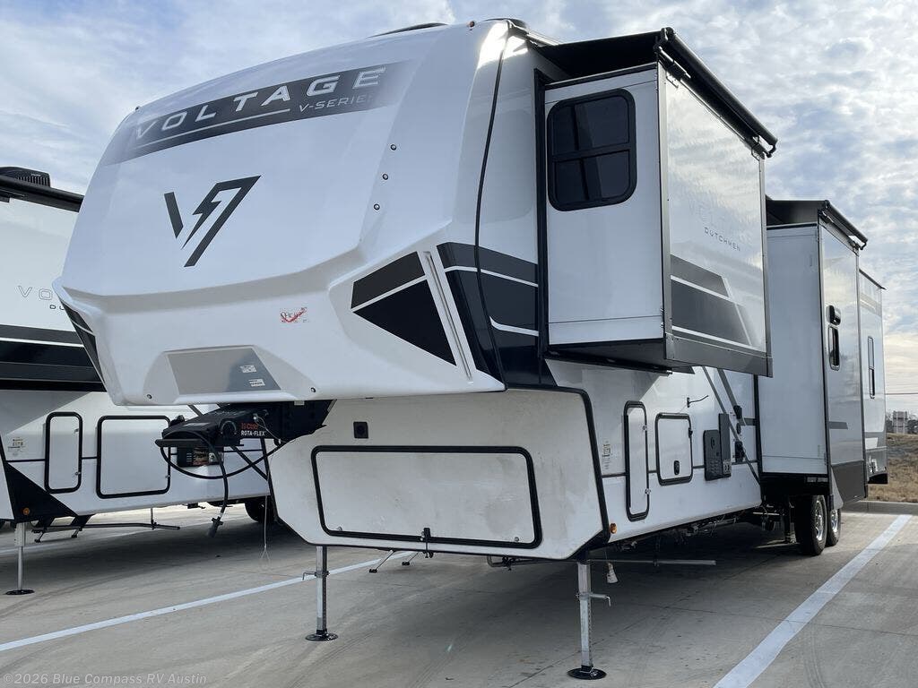 2025 Dutchmen Voltage 3850 - New Toy Hauler For Sale by Blue Compass RV Austin in Buda, Texas