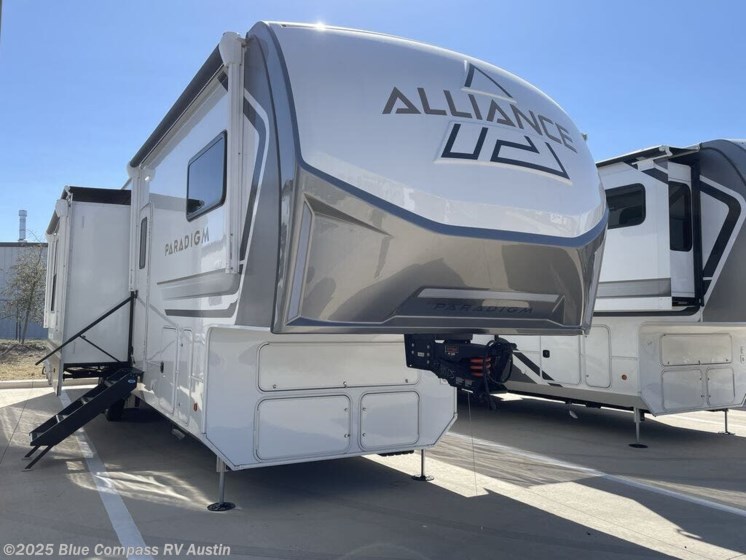 New 2025 Alliance RV Paradigm 395DS available in Buda, Texas
