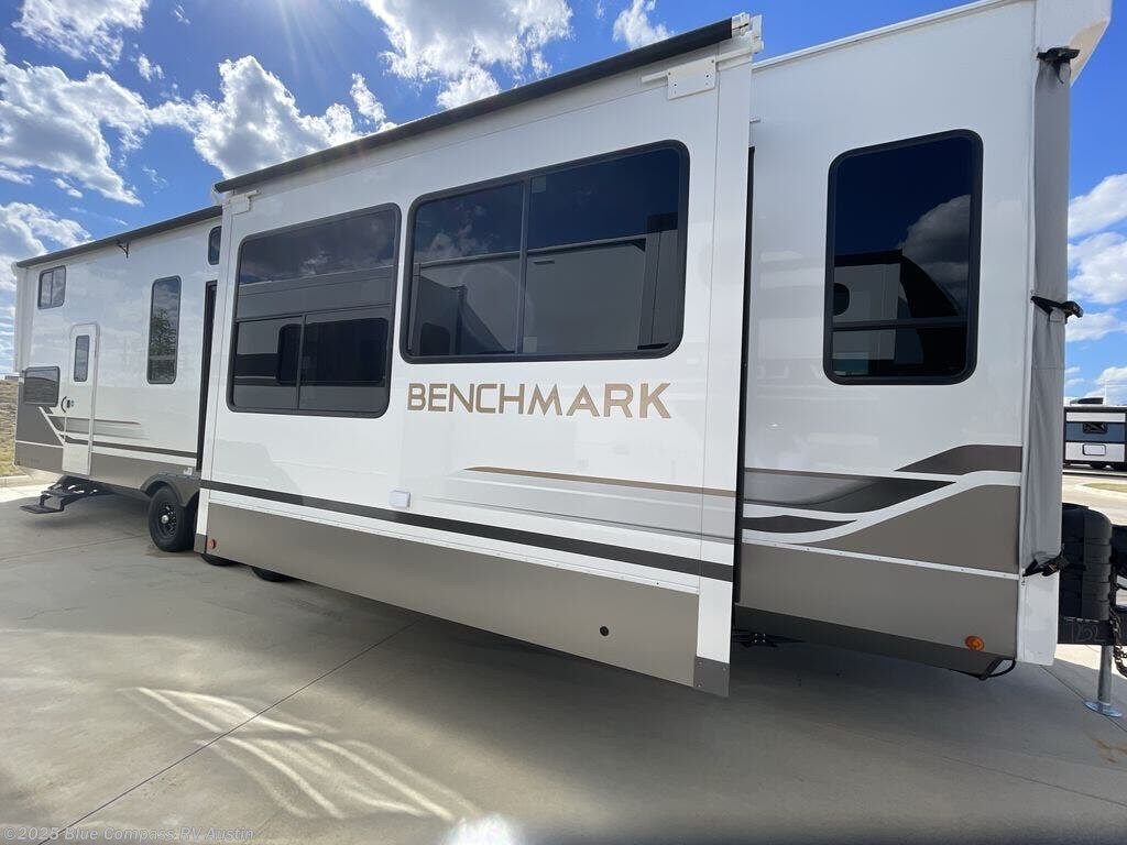 New 2026 Alliance RV Benchmark 42LFT available in Buda, Texas