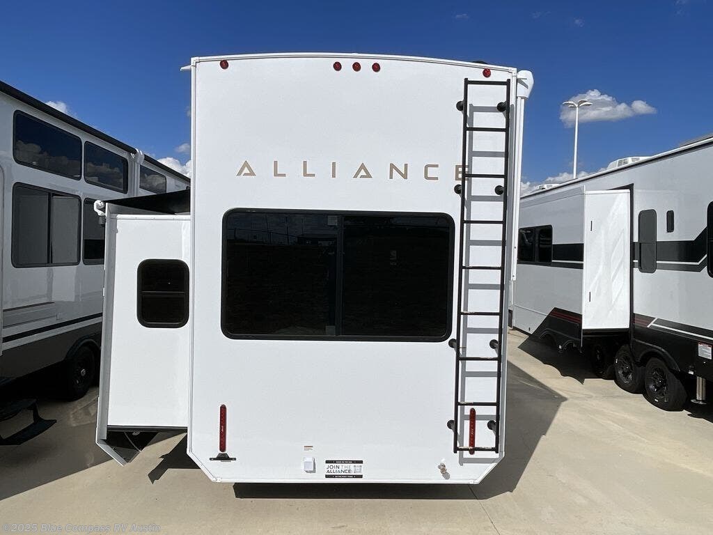 2026 Benchmark 42LFT by Alliance RV from Blue Compass RV Austin in Buda, Texas