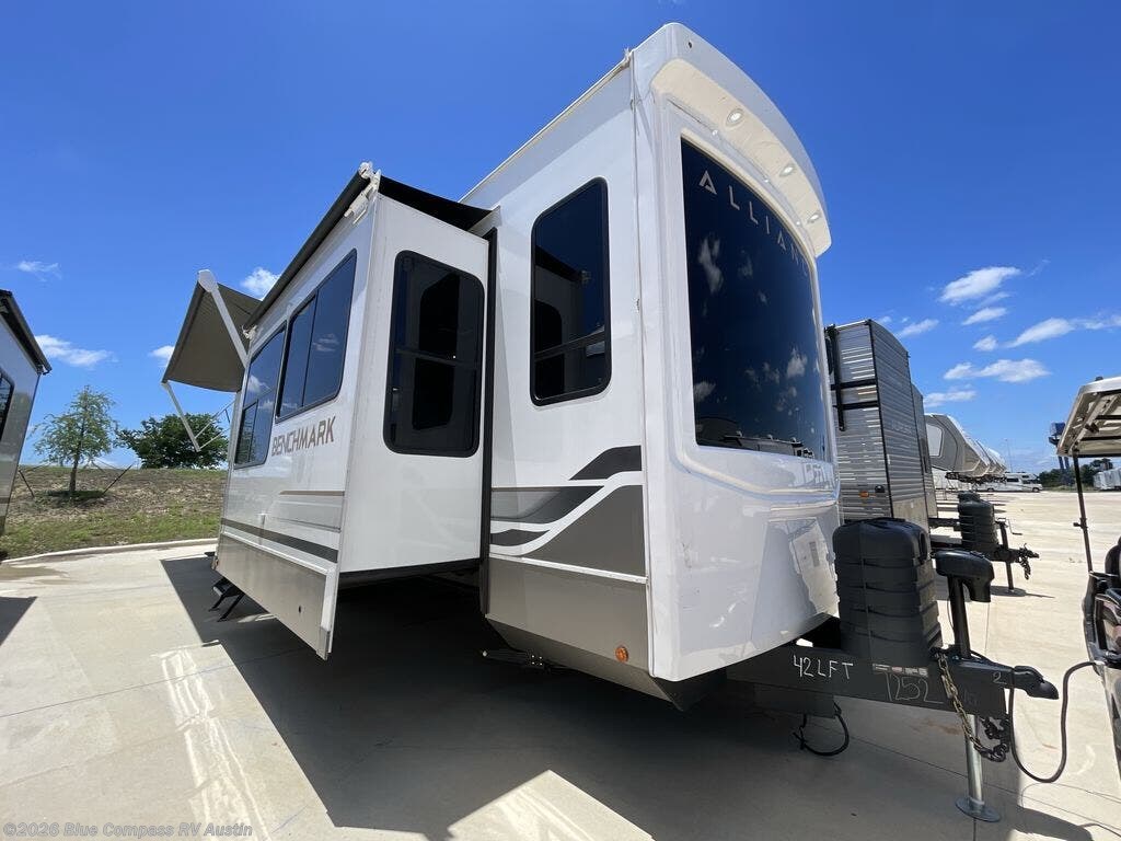 New 2026 Alliance RV Benchmark 42LFT available in Buda, Texas
