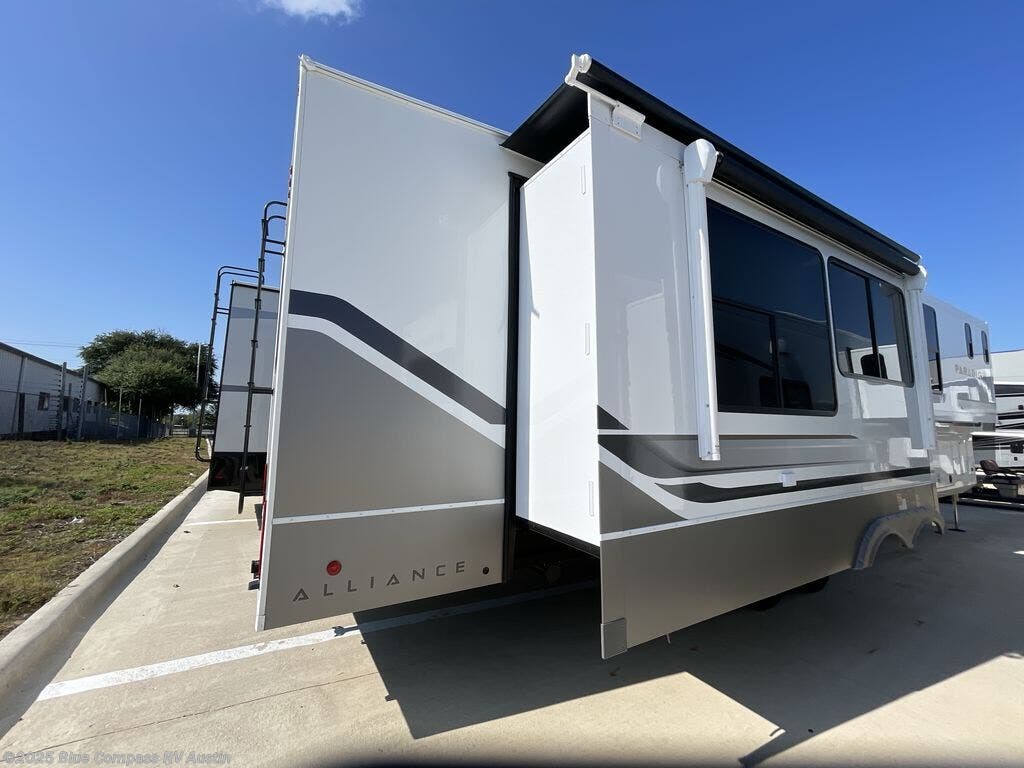 2026 Paradigm 382RK by Alliance RV from Blue Compass RV Austin in Buda, Texas