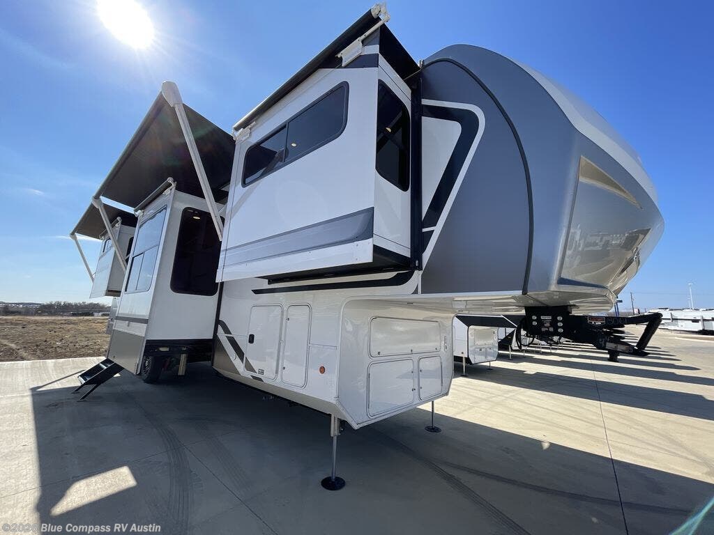 New 2026 Alliance RV Paradigm 385FL available in Buda, Texas