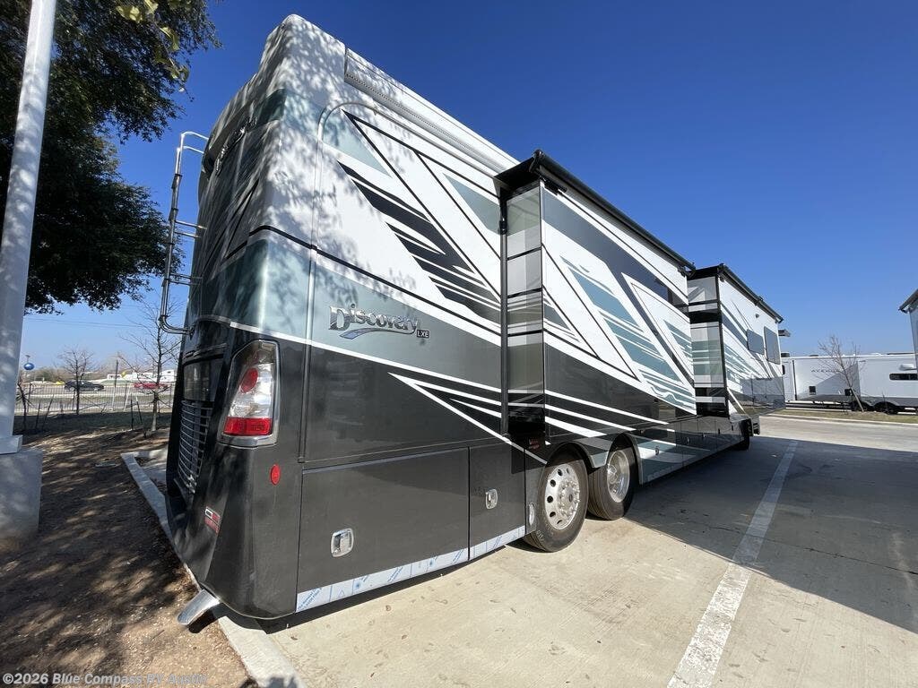 2026 Fleetwood Discovery LXE 44B - New Class A For Sale by Blue Compass RV Austin in Buda, Texas