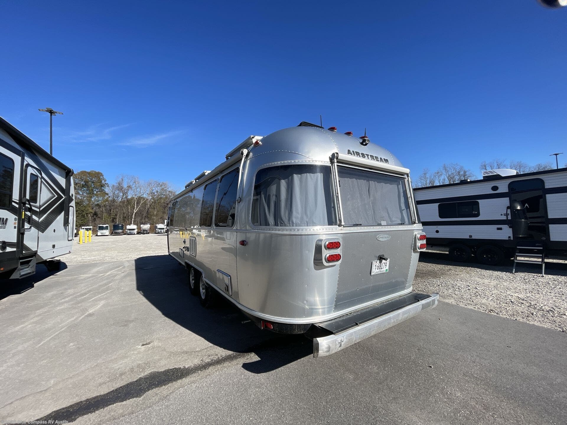 Used 2018 Airstream Flying Cloud 27FB available in Buda, Texas