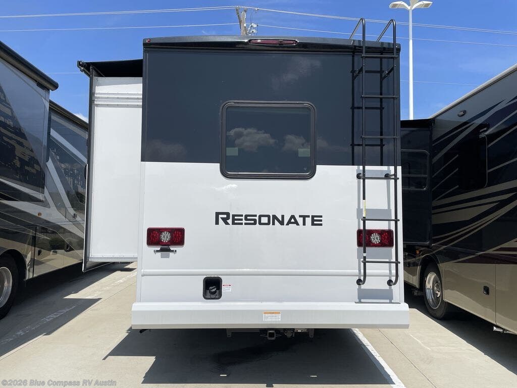 2026 Resonate 32B by Thor Motor Coach from Blue Compass RV Austin in Buda, Texas