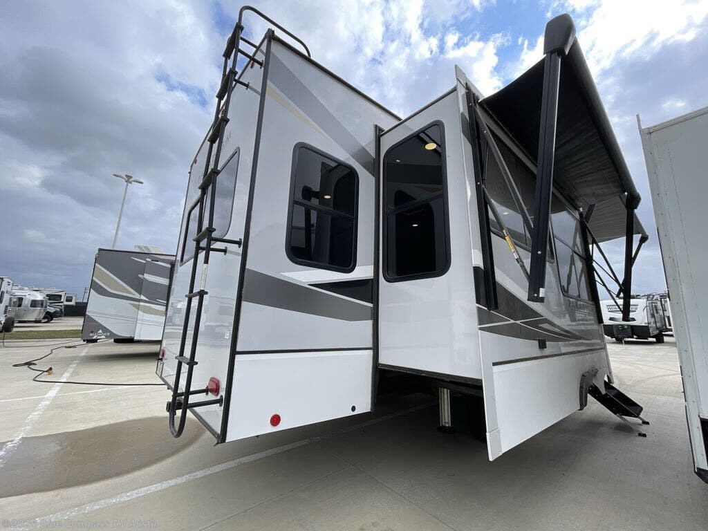2022 Paradigm 310RL by Alliance RV from Blue Compass RV Austin in Buda, Texas