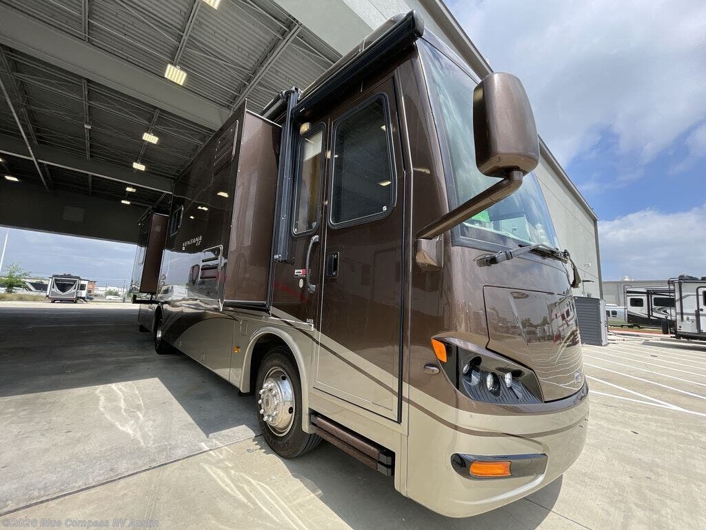 Used 2014 Newmar Ventana LE 3433 available in Buda, Texas
