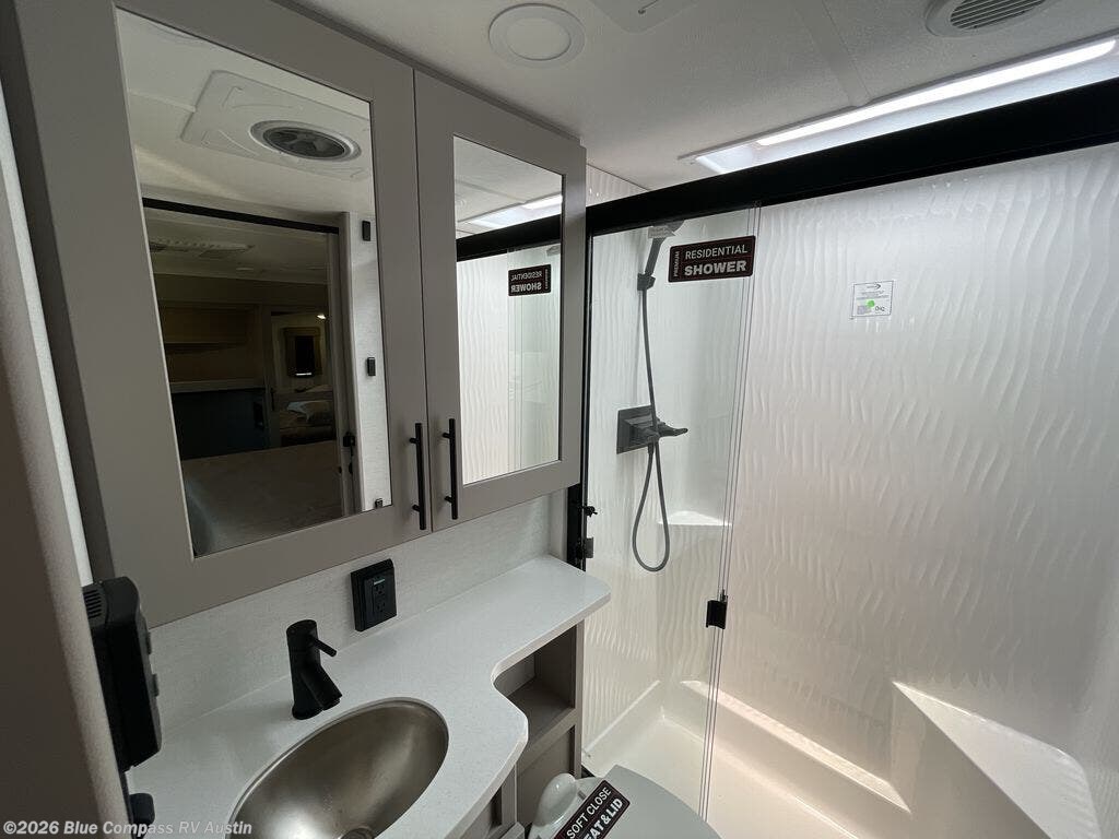 New 2026 Alliance RV Valor 40V13 available in Buda, Texas