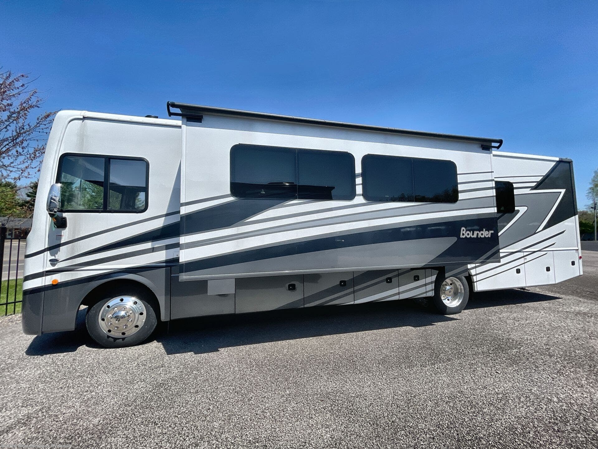 New 2026 Fleetwood Bounder 35K available in Buda, Texas