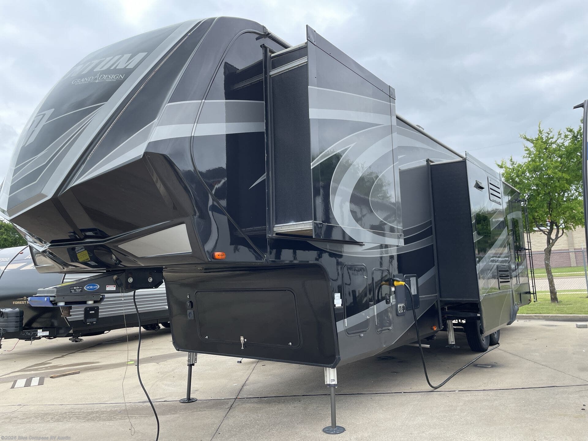 2018 Momentum 351M by Grand Design from Blue Compass RV Austin in Buda, Texas