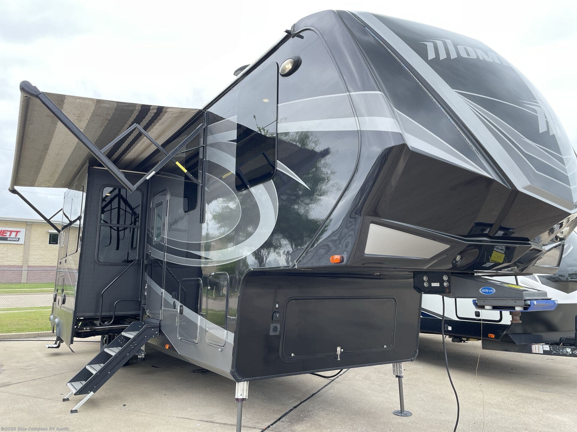 2018 Grand Design Momentum 351M - Used Toy Hauler For Sale by Blue Compass RV Austin in Buda, Texas