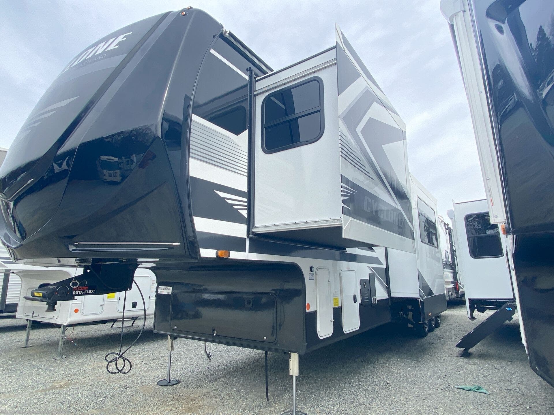 New 2027 Heartland Cyclone 3913 available in Buda, Texas