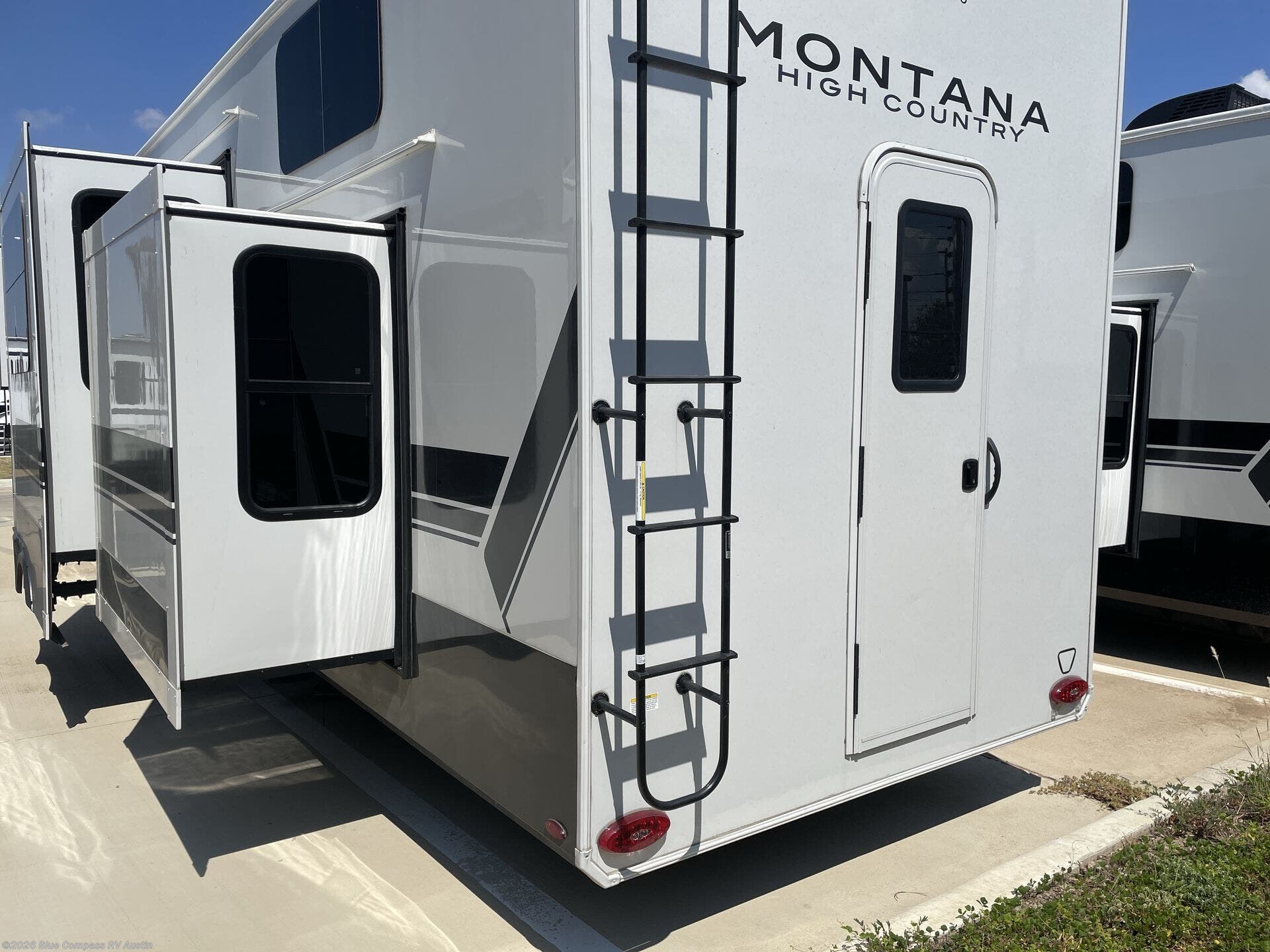 2027 Montana High Country 391TB by Keystone from Blue Compass RV Austin in Buda, Texas