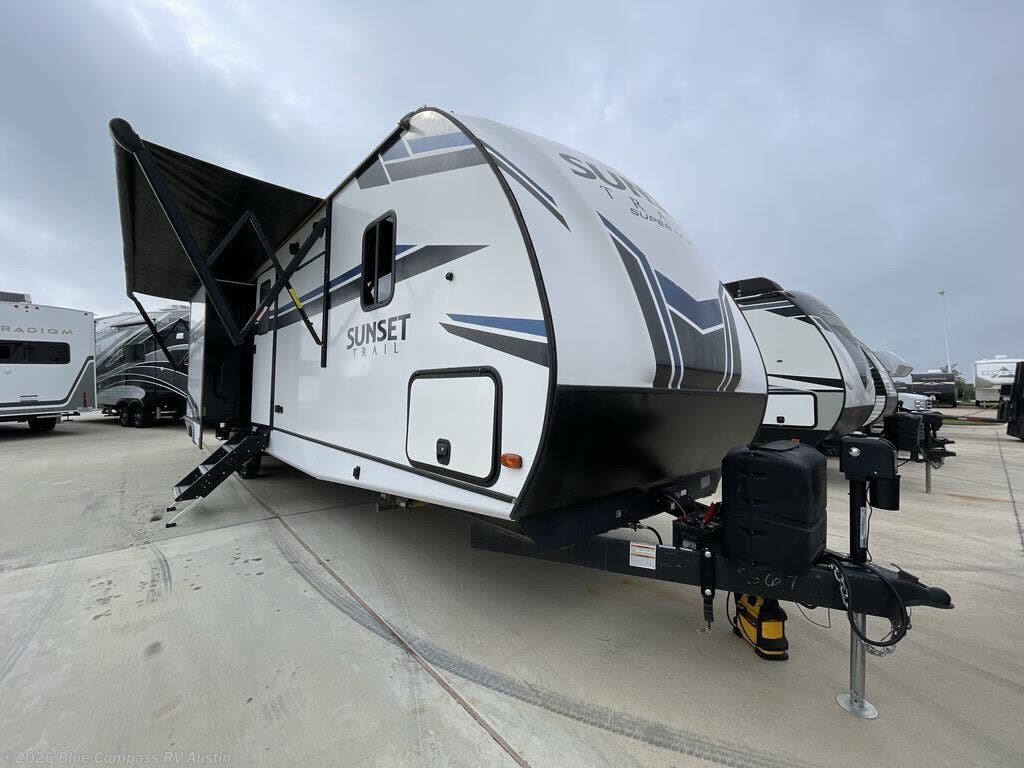 Used 2021 CrossRoads Sunset Trail Super Lite 331BH available in Buda, Texas