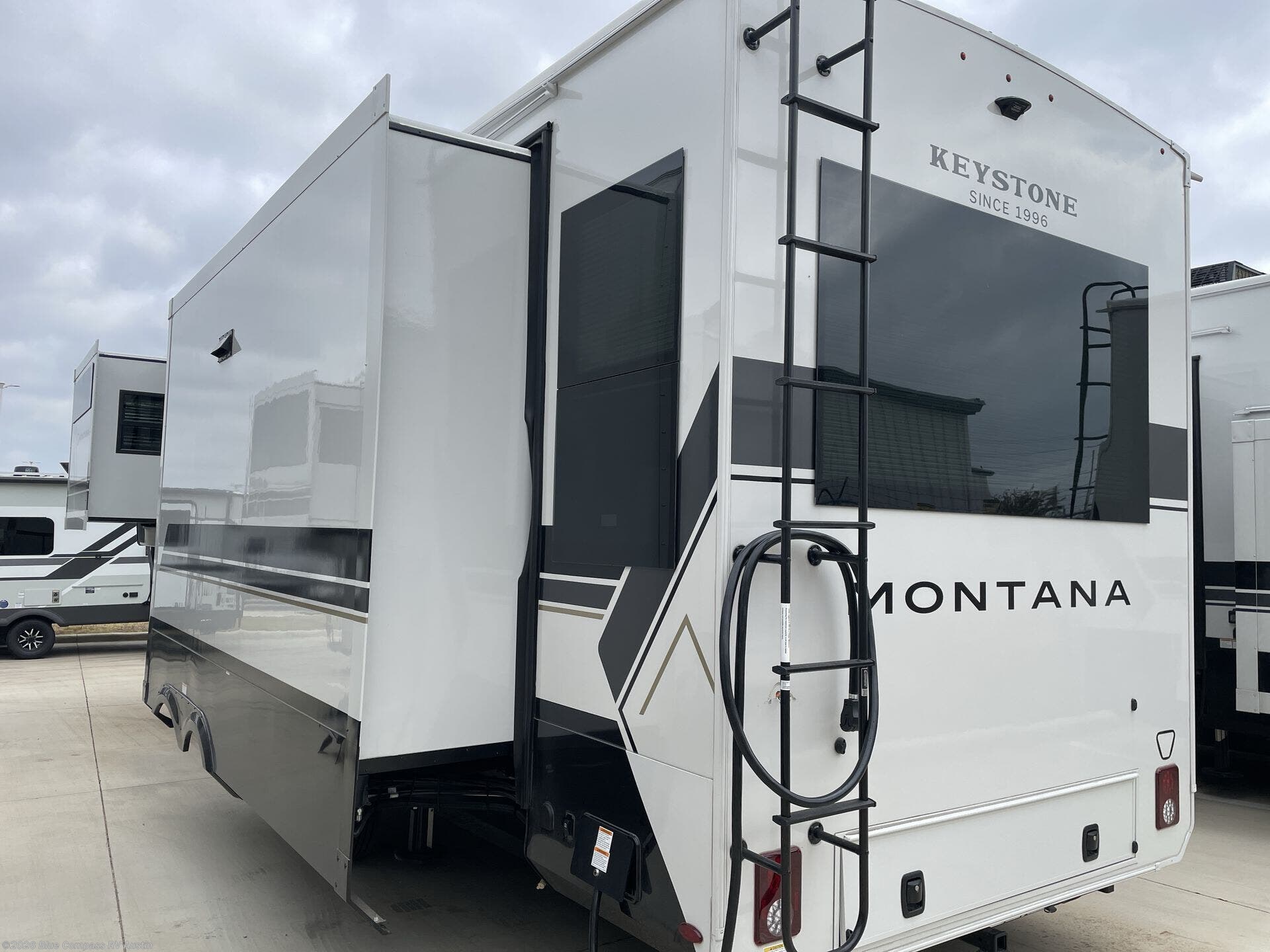 2027 Montana 3100RL by Keystone from Blue Compass RV Austin in Buda, Texas