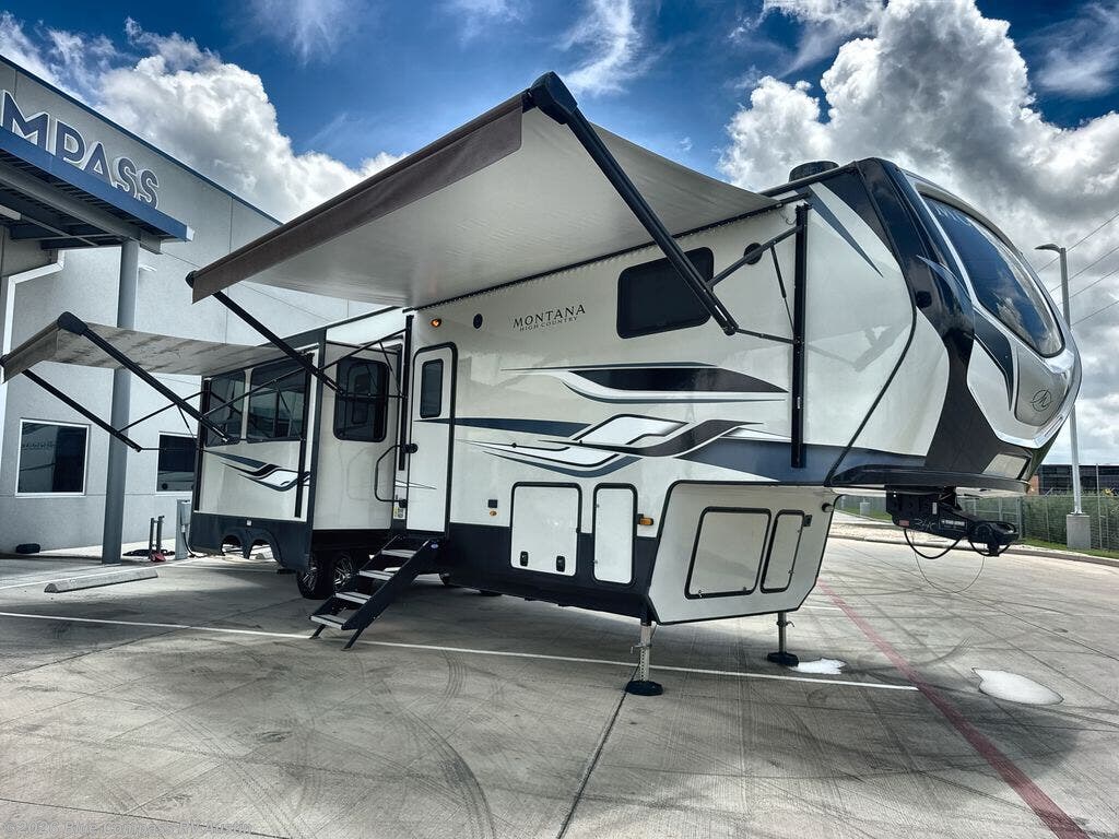 2022 Montana 335BH by Keystone from Blue Compass RV Austin in Buda, Texas