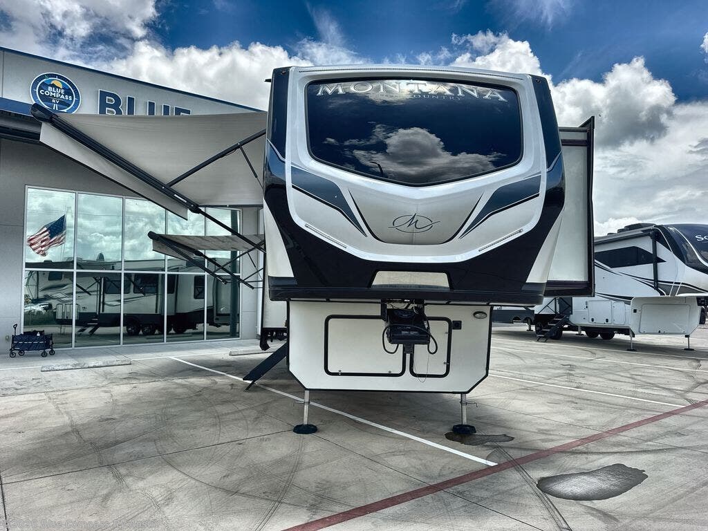 Used 2022 Keystone Montana 335BH available in Buda, Texas