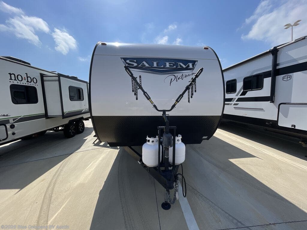 Used 2023 Forest River Salem Cruise Lite Platinum 32BHDSX available in Buda, Texas