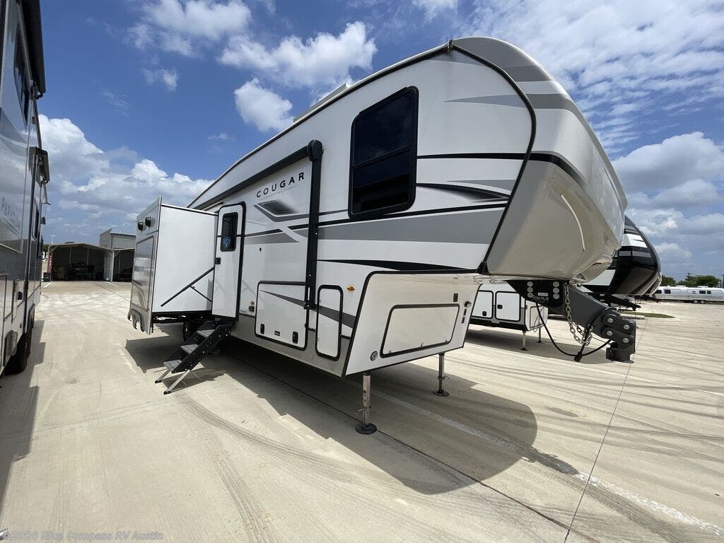 Used 2025 Keystone Cougar 29RKS available in Buda, Texas