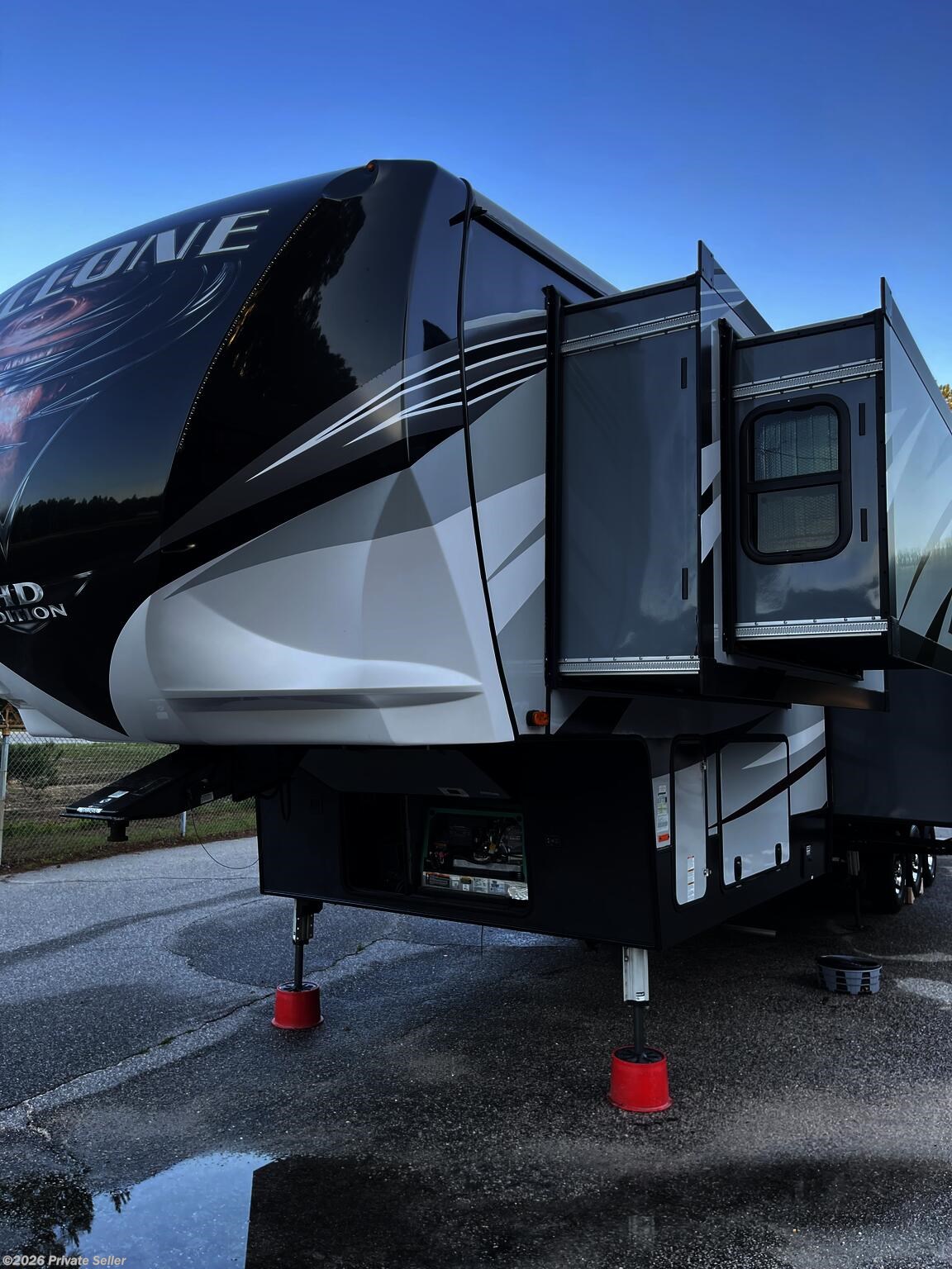 2019 Heartland Cyclone 4007 - Used Toy Hauler For Sale by For Sale By Owner in Fayetteville, North Carolina