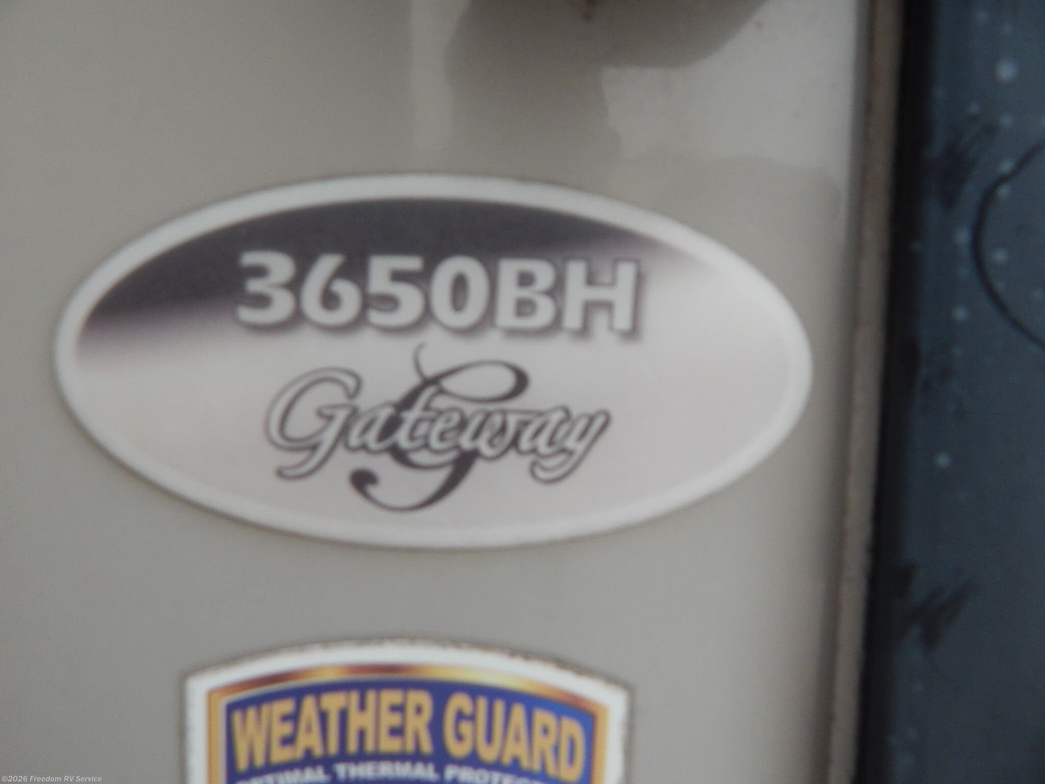 2013 Heartland Gateway 3650BH - Used Fifth Wheel For Sale by Freedom RV Service in Aransas Pass, Texas features Microwave, Queen Bed, Shower, Bunk Beds, Refrigerator